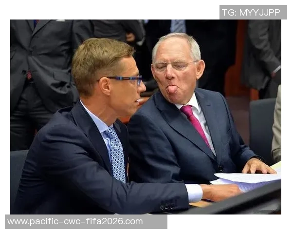 足球场上的搞笑瞬间大盘点让你捧腹大笑的精彩时刻合集