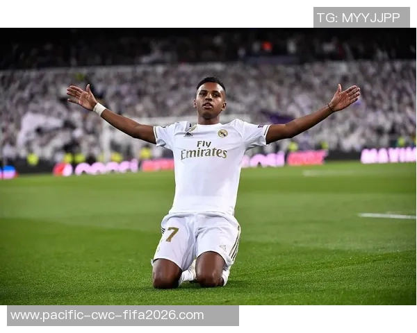 英超足球转会市场动态解析新星加盟与老将离队的背后故事